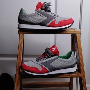 Mens limited edition BROOKS sneakers